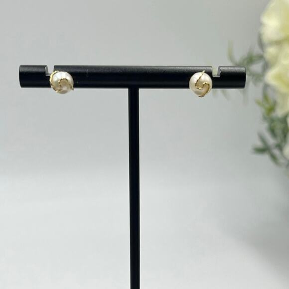 14K Yellow Gold Caged Wrapped 6mm Cream Prong Set Pearl Stud Earrings - Picture 2 of 10